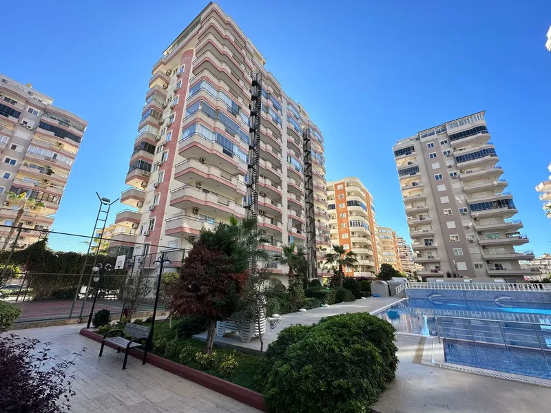 Sea-view furnished 2+1 apartment near the beach in Mahmutlar