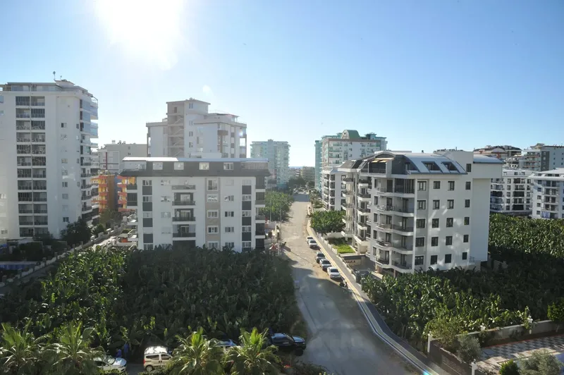 Spacious 2+1 apartment in Mahmutlar with pool and fitness