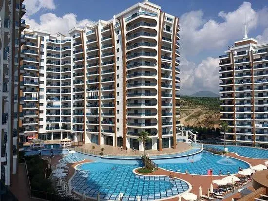 Sea-view furnished 3+1 apartment in Mahmutlar